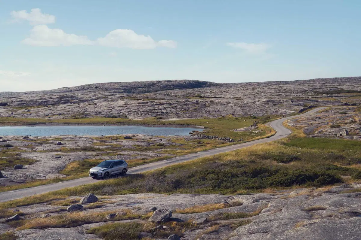 Volvo XC70: il nuovo SUV plug-in con oltre 200 km di autonomia elettrica (7)