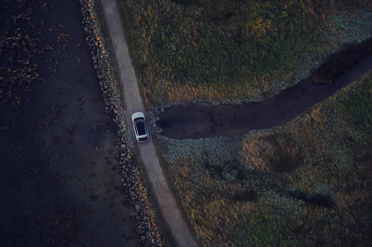 Volvo XC70: il nuovo SUV plug-in con oltre 200 km di autonomia elettrica (10)