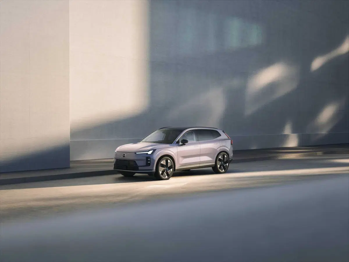 Volvo XC70: il nuovo SUV plug-in con oltre 200 km di autonomia elettrica (11)