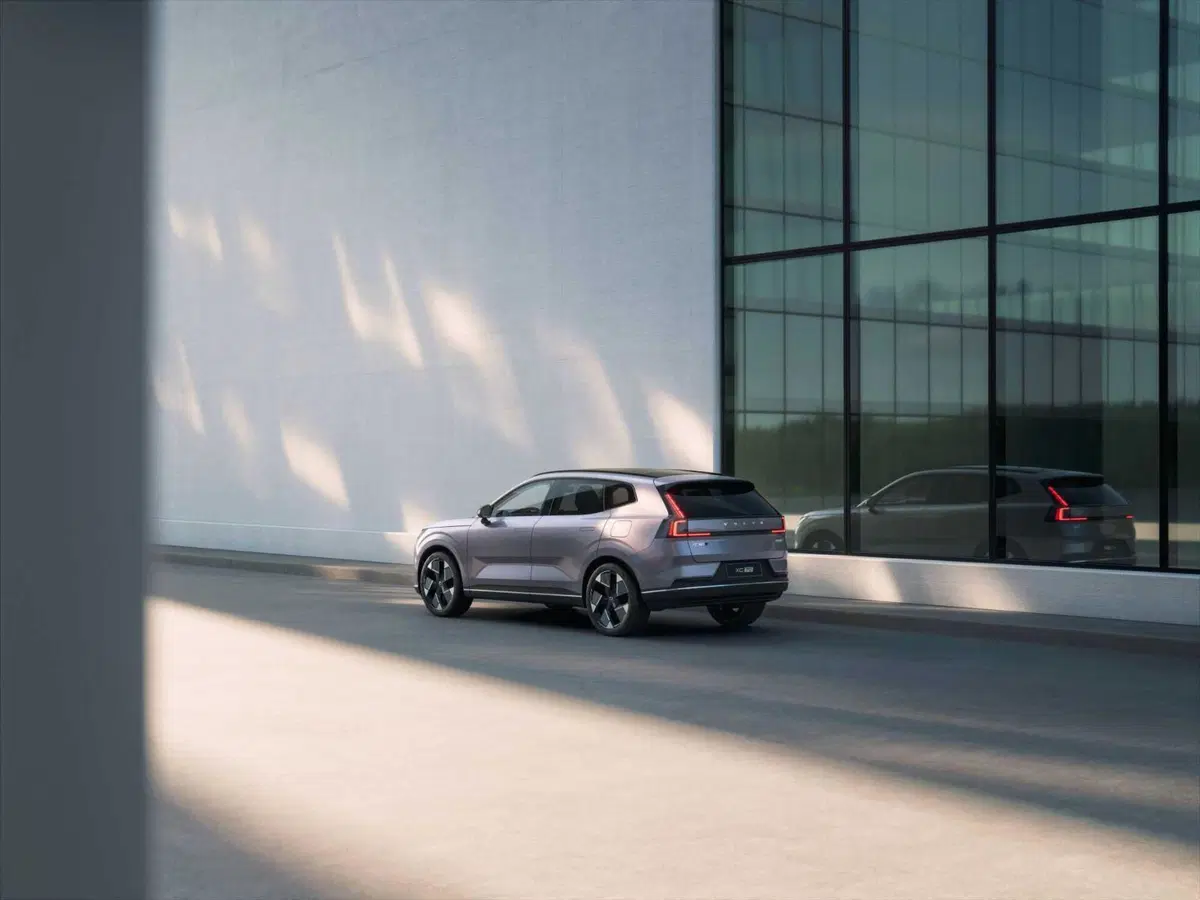 Volvo XC70: il nuovo SUV plug-in con oltre 200 km di autonomia elettrica (15)