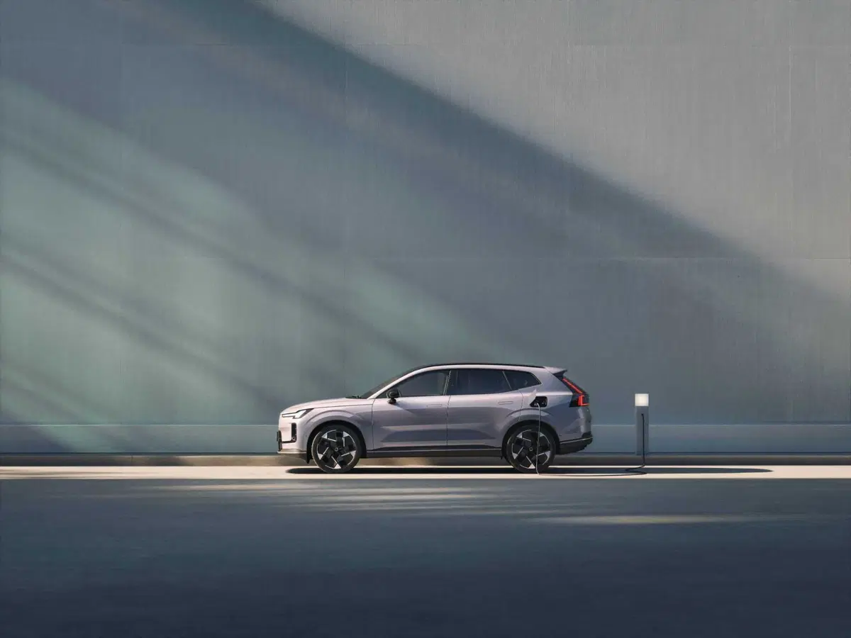 Volvo XC70: il nuovo SUV plug-in con oltre 200 km di autonomia elettrica (17)