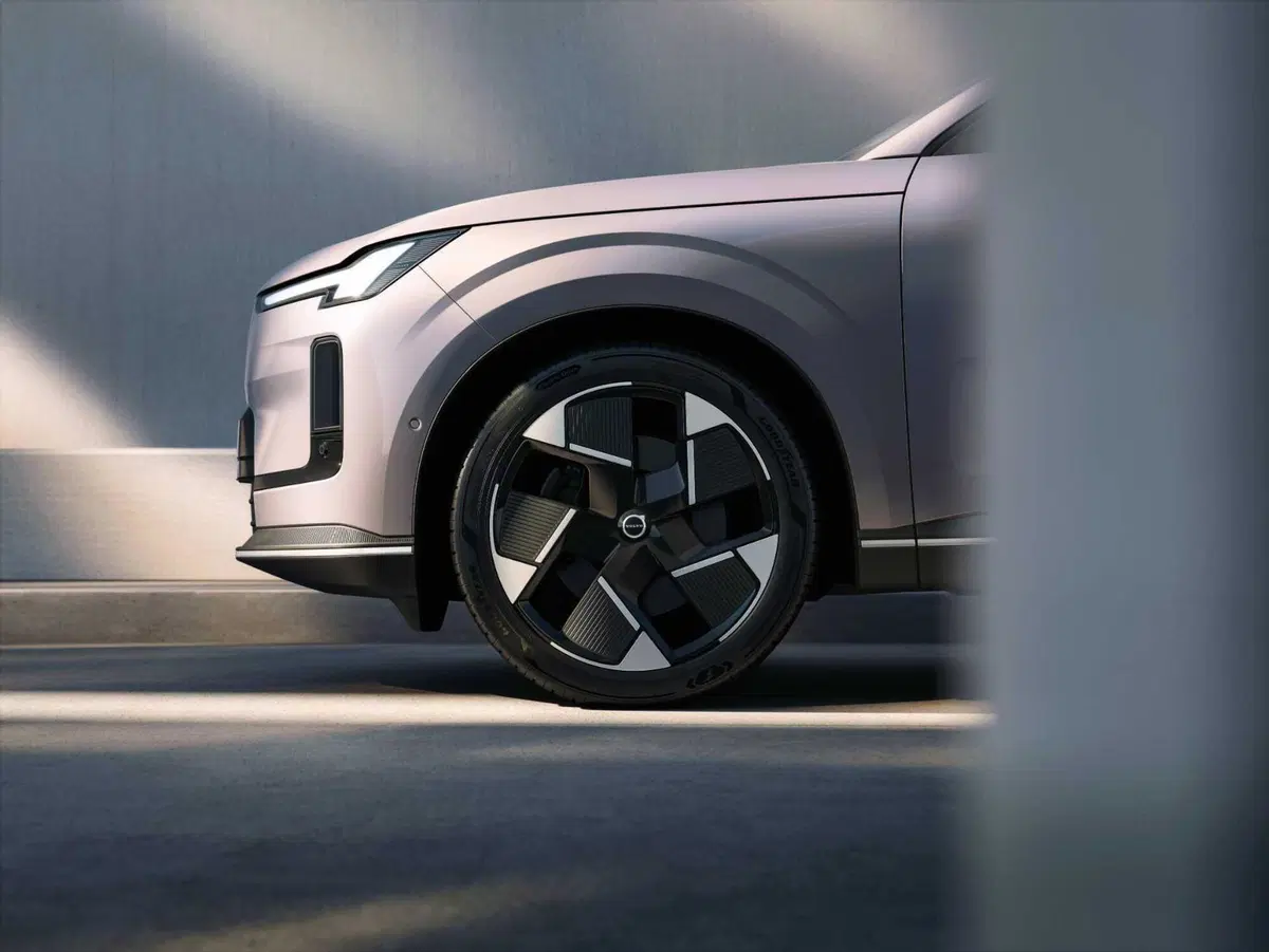 Volvo XC70: il nuovo SUV plug-in con oltre 200 km di autonomia elettrica (29)