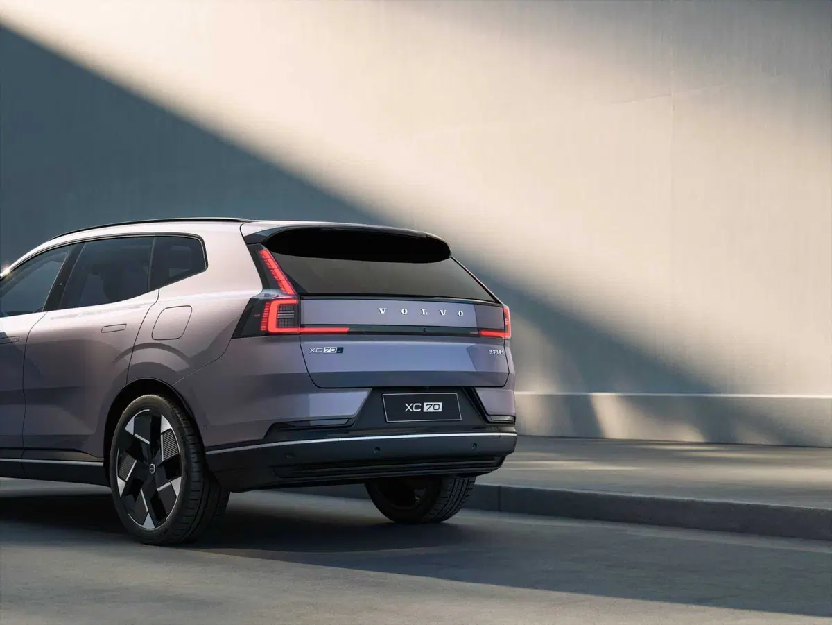 Volvo XC70: il nuovo SUV plug-in con oltre 200 km di autonomia elettrica (28)