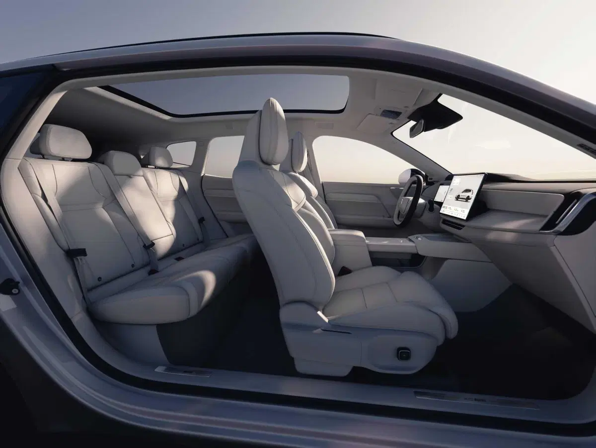 Volvo XC70: il nuovo SUV plug-in con oltre 200 km di autonomia elettrica (31)