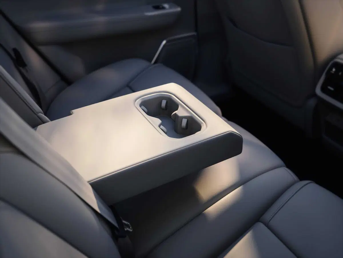 Volvo XC70: il nuovo SUV plug-in con oltre 200 km di autonomia elettrica (35)