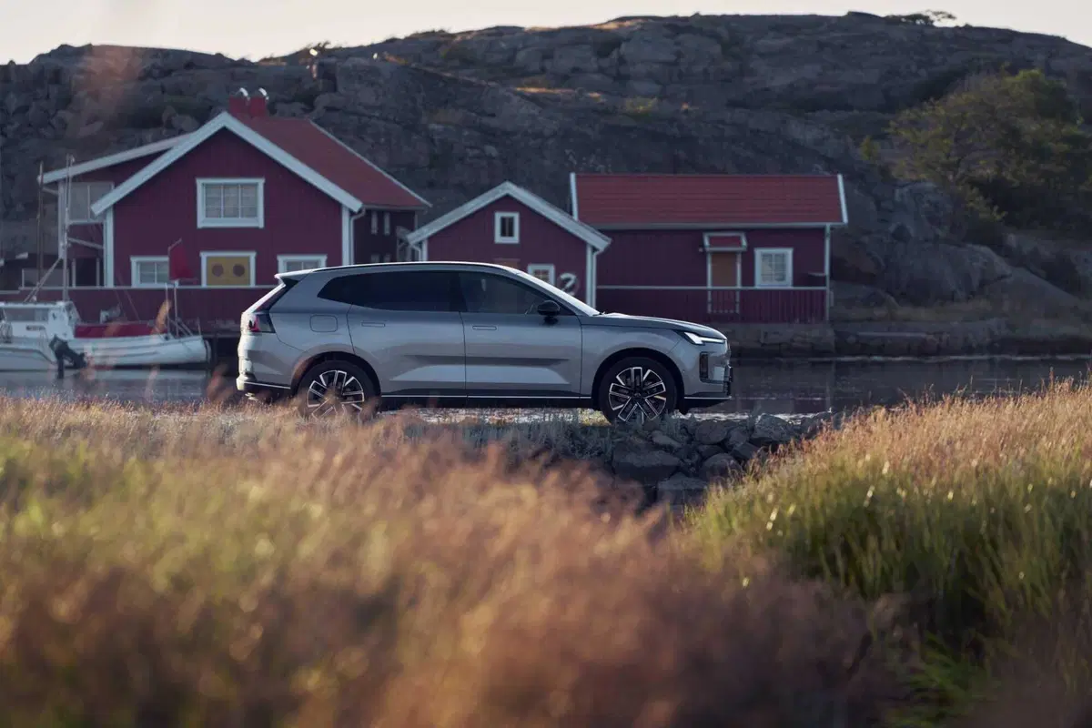 Volvo XC70: il nuovo SUV plug-in con oltre 200 km di autonomia elettrica (47)