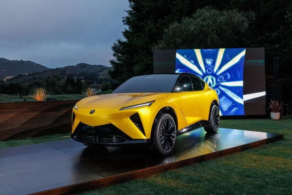 Acura RSX: il nuovo SUV elettrico compatto debutta a Monterey