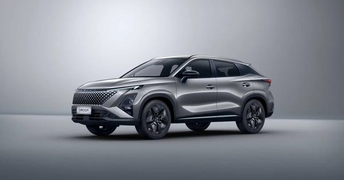 OMODA 5: arriva il nuovo restyling dopo un anno in Italia | Prezzi e caratteristiche 