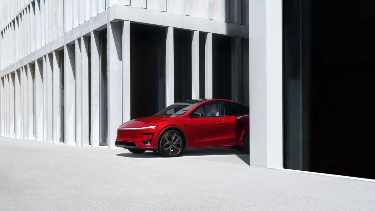 Nuova Tesla Model Y Performance: dal Nürburgring alle strade europee, la SUV elettrica è ancor più potente