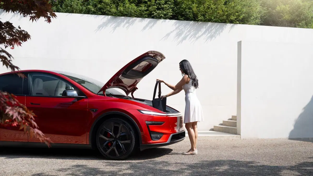 Nuova Tesla Model Y Performance: dal Nürburgring alle strade europee, la SUV elettrica è ancor più potente (2)