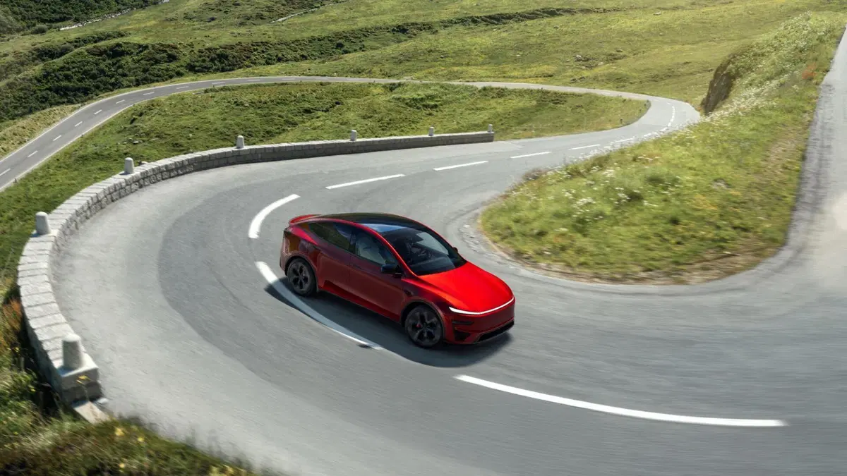 Nuova Tesla Model Y Performance: dal Nürburgring alle strade europee, la SUV elettrica è ancor più potente (10)