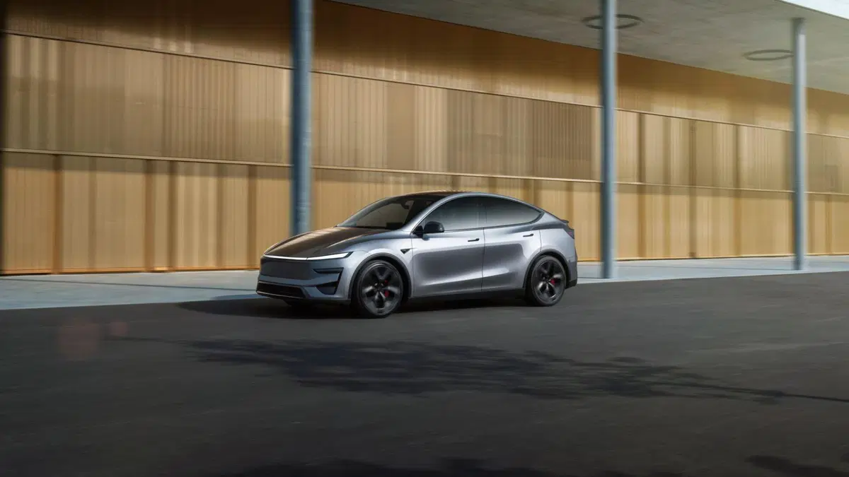Nuova Tesla Model Y Performance: dal Nürburgring alle strade europee, la SUV elettrica è ancor più potente (12)