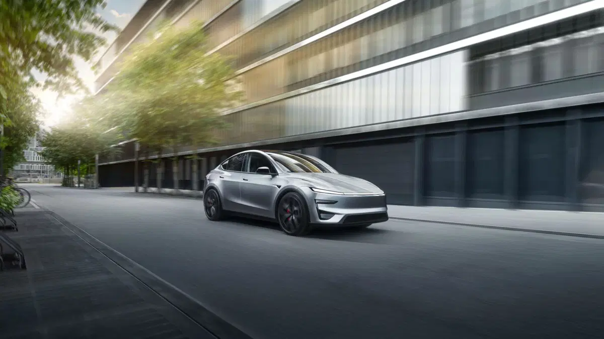 Nuova Tesla Model Y Performance: dal Nürburgring alle strade europee, la SUV elettrica è ancor più potente (11)
