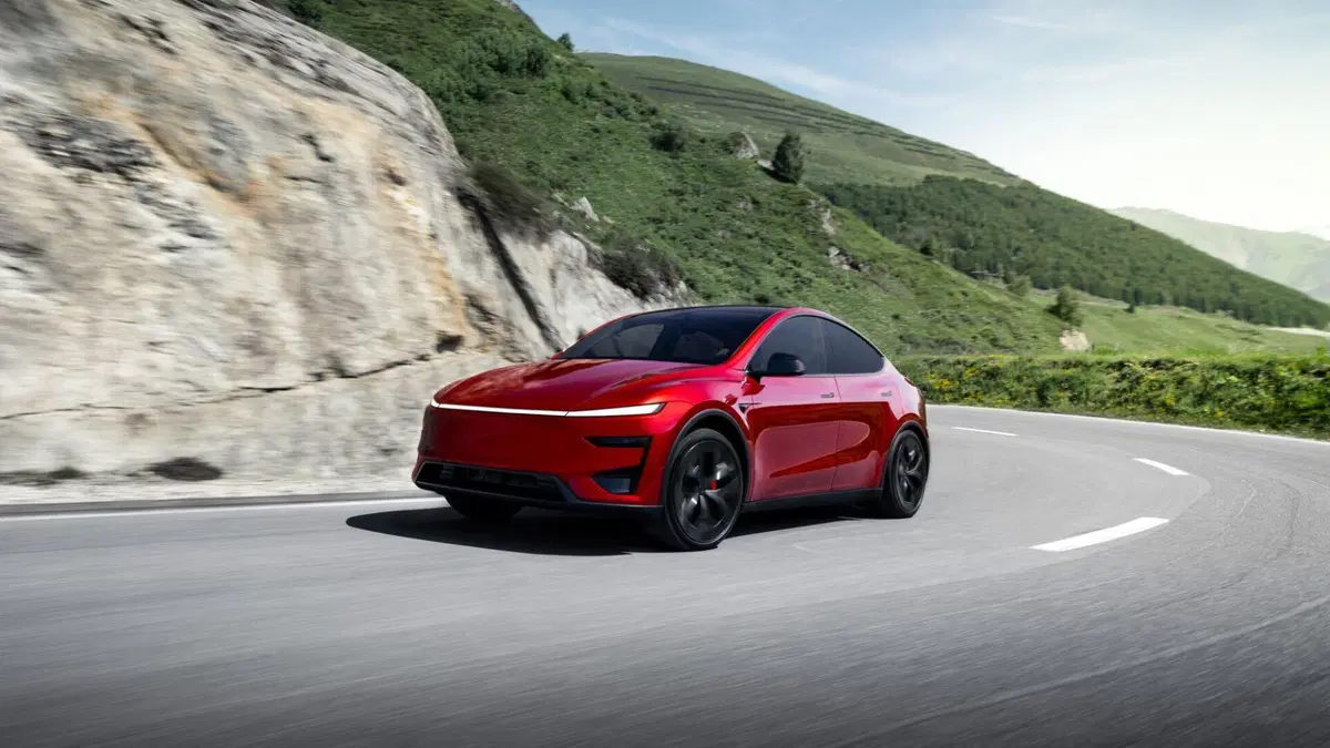 Nuova Tesla Model Y Performance: dal Nürburgring alle strade europee, la SUV elettrica è ancor più potente (14)