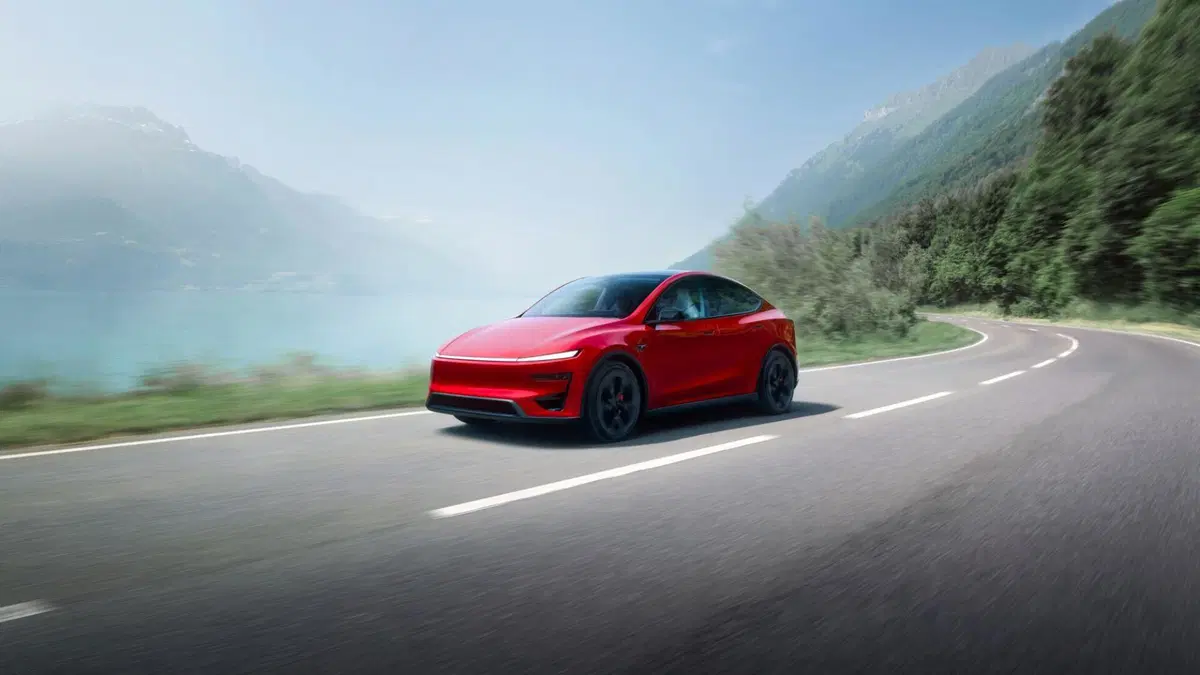 Nuova Tesla Model Y Performance: dal Nürburgring alle strade europee, la SUV elettrica è ancor più potente (15)