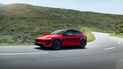 Nuova Tesla Model Y Performance: dal N&uuml;rburgring alle strade europee, la SUV elettrica &egrave; ancor pi&ugrave; potente | Caratteristiche e prezzi