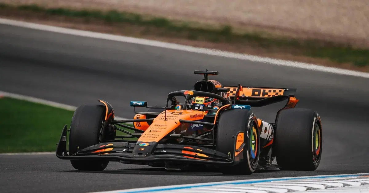 F1. Piastri vince davanti a Verstappen il GP d'Olanda 2025. Primo podio per Hadjar! DNF per Norris, Leclerc ed Hamilton