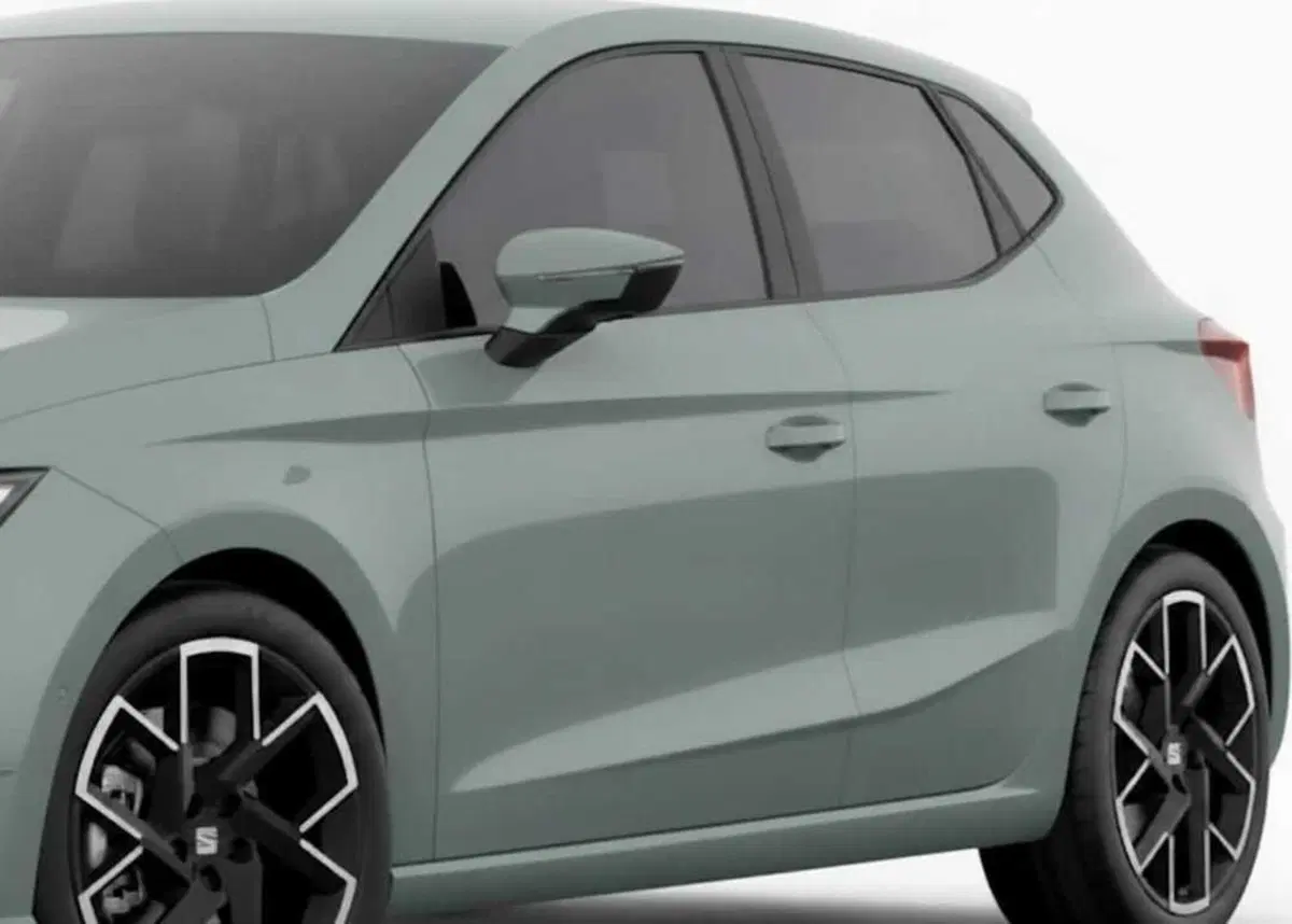 Nuova Seat Ibiza: debutto a Monaco, ecco le foto spia del restyling che svelano il nuovo volto (3)