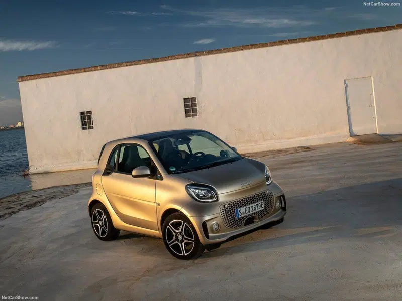 La precedente generazione di EQ ForTwo