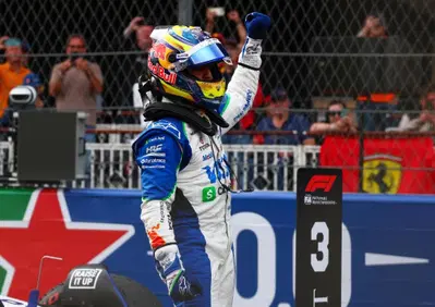 F1. La gioia per il podio a Zandvoort, il papà fisico, il rapporto con Helmut Marko: chi è Isack Hadjar, il miglior rookie del 2025