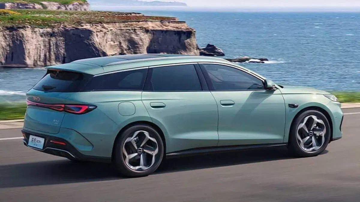 BYD Seal 6 DM-i Touring: la familiare cinese che sfida la Volkswagen Passat | Oltre 1.000 km di autonomia  (11)