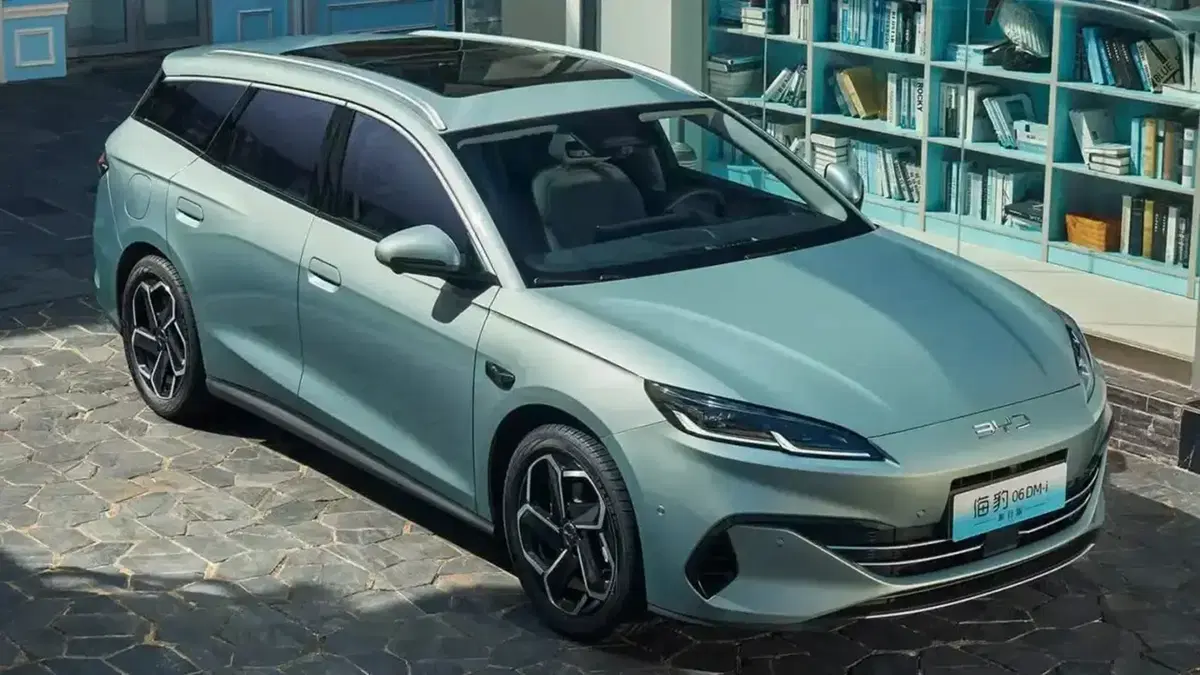 BYD Seal 6 DM-i Touring: la familiare cinese che sfida la Volkswagen Passat | Oltre 1.000 km di autonomia  (14)
