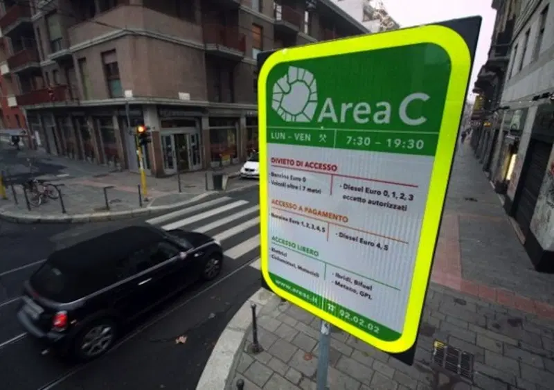 Area C a Milano: sospesa dall'8 al 19 agosto