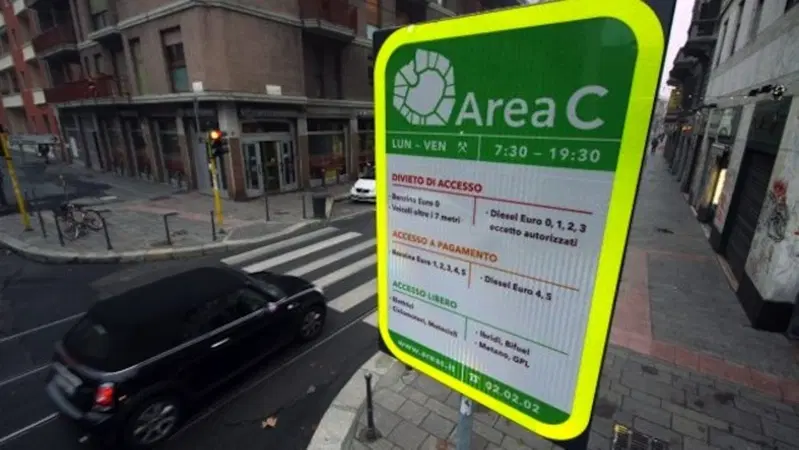 Area C a Milano: sospesa dall'8 al 19 agosto