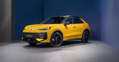 Nuova Volkswagen T-Roc 2026: scende in campo e le ha tutte contro. Top e Flop