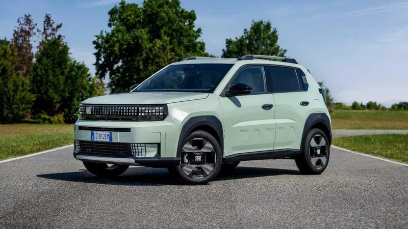 Fiat Grande Panda: ora &egrave; ufficiale, debutta la versione benzina da primo prezzo | Prezzi e allestimenti