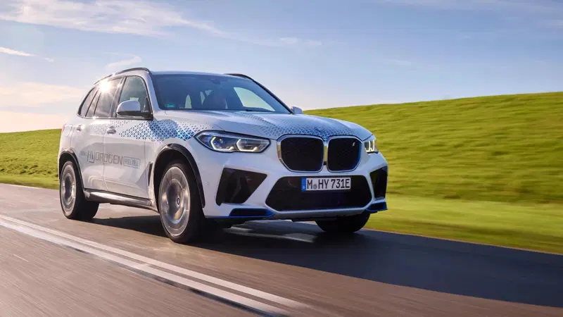 BMW Group: dal 2028 al via la produzione in serie del nuovo sistema a idrogeno di terza generazione
