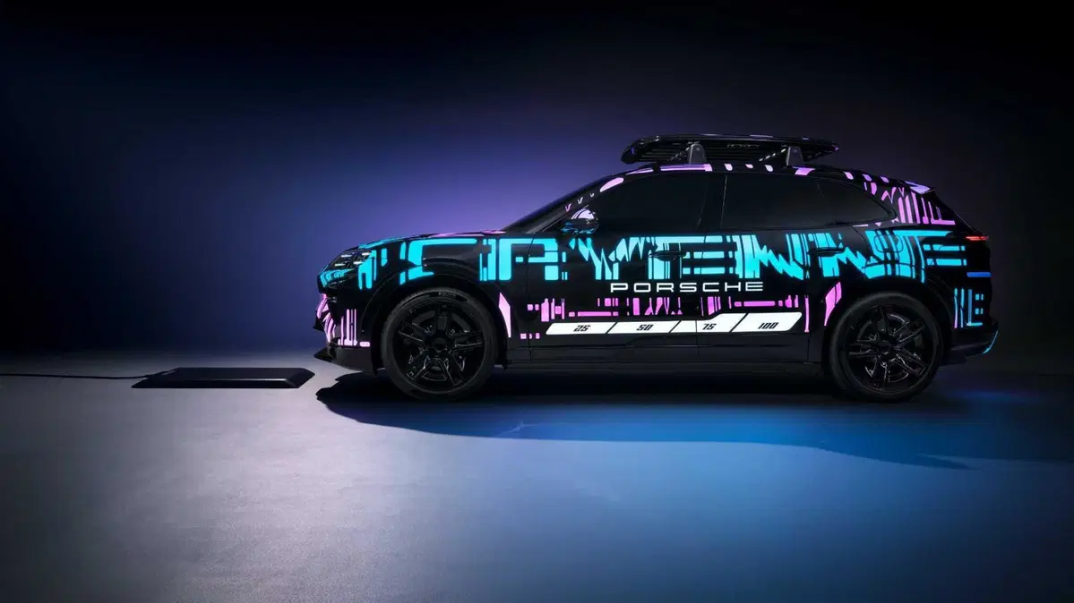 Porsche Wireless Charging: la ricarica a induzione debutta sulla nuova Cayenne elettrica (2)