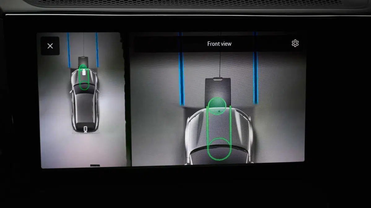 Porsche Wireless Charging: la ricarica a induzione debutta sulla nuova Cayenne elettrica (6)
