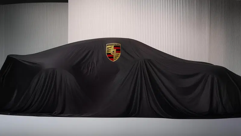Nuova Porsche 911 Turbo 2025: debutto a Monaco con 700 CV e cuore ibrido