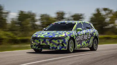 Leapmotor Lafa 5: la rivale cinese di Volkswagen ID.3 pronta a conquistare l&rsquo;Europa (a met&agrave; prezzo?)