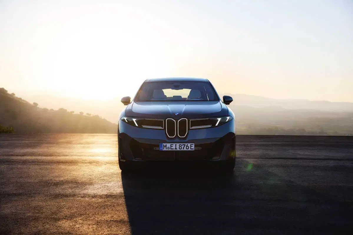 BMW iX3 (12)
