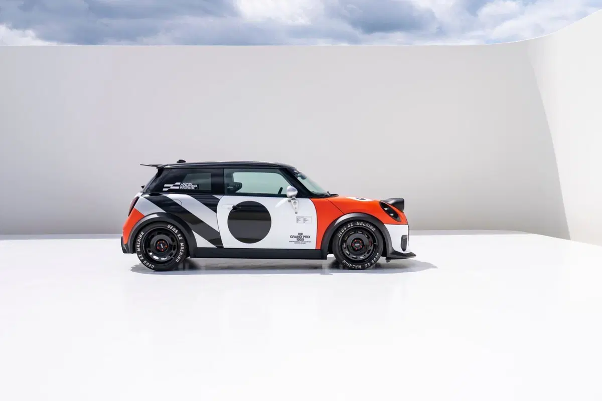 Mini "The Machina" (3)
