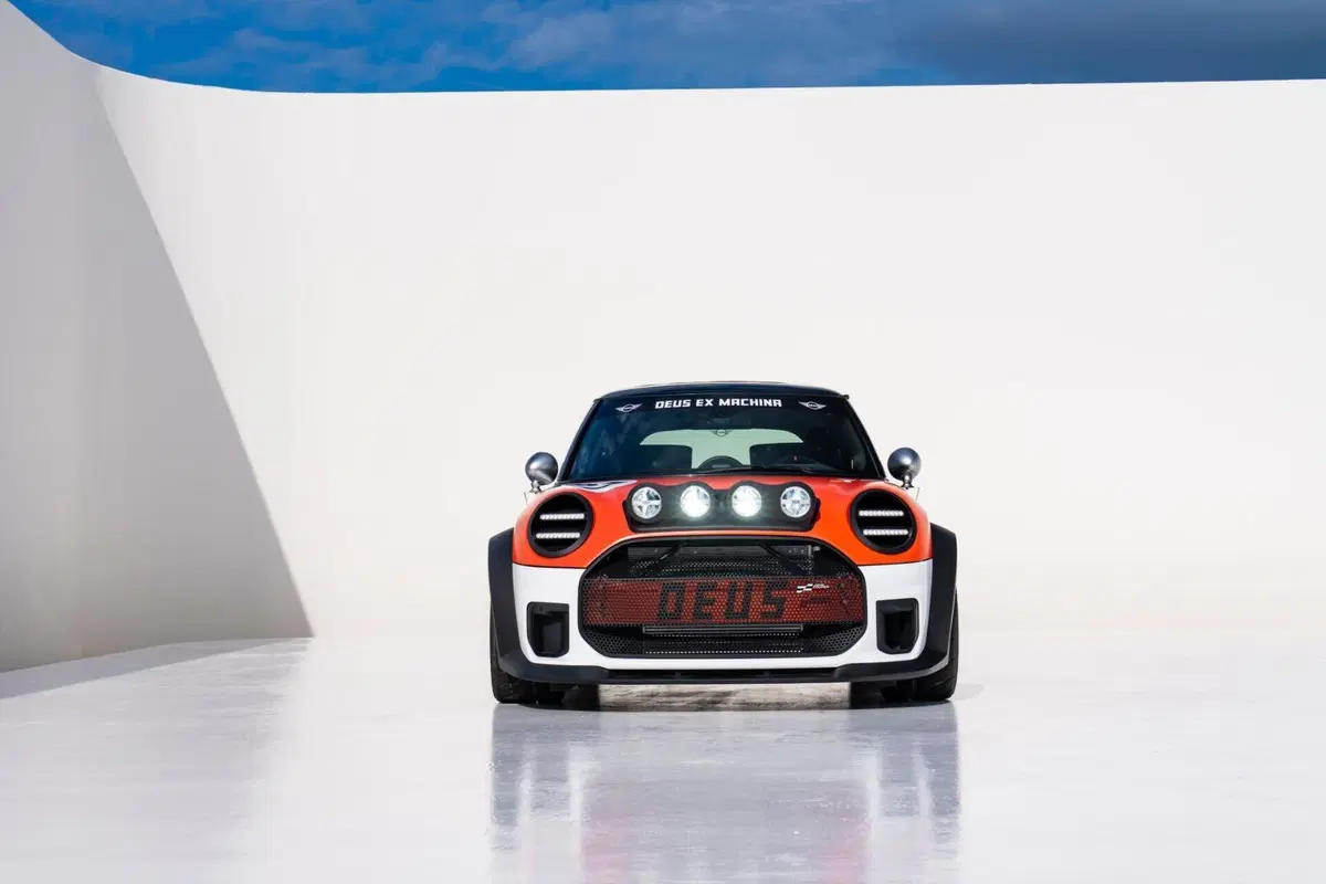 Mini "The Machina" (4)