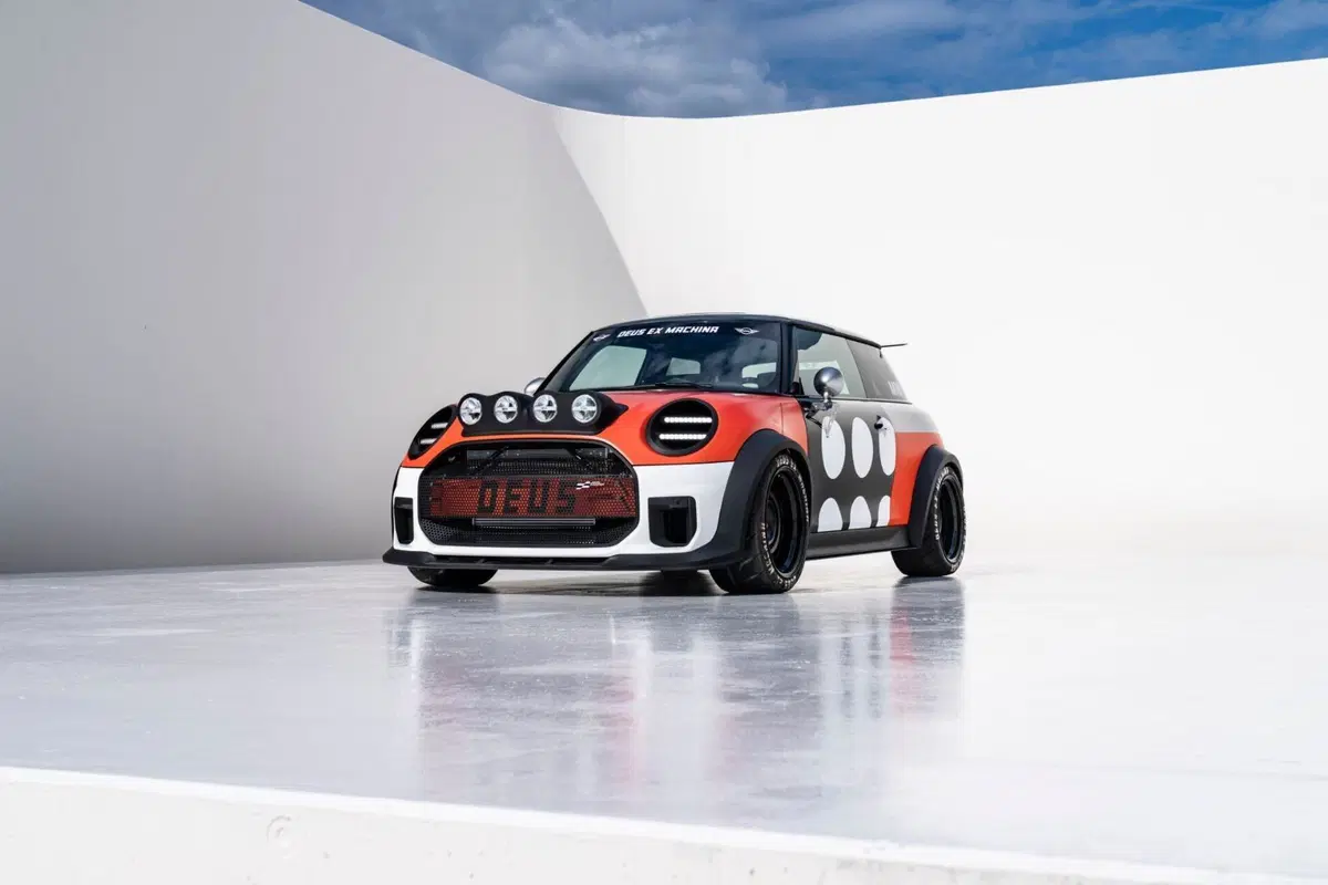 Mini "The Machina" (5)