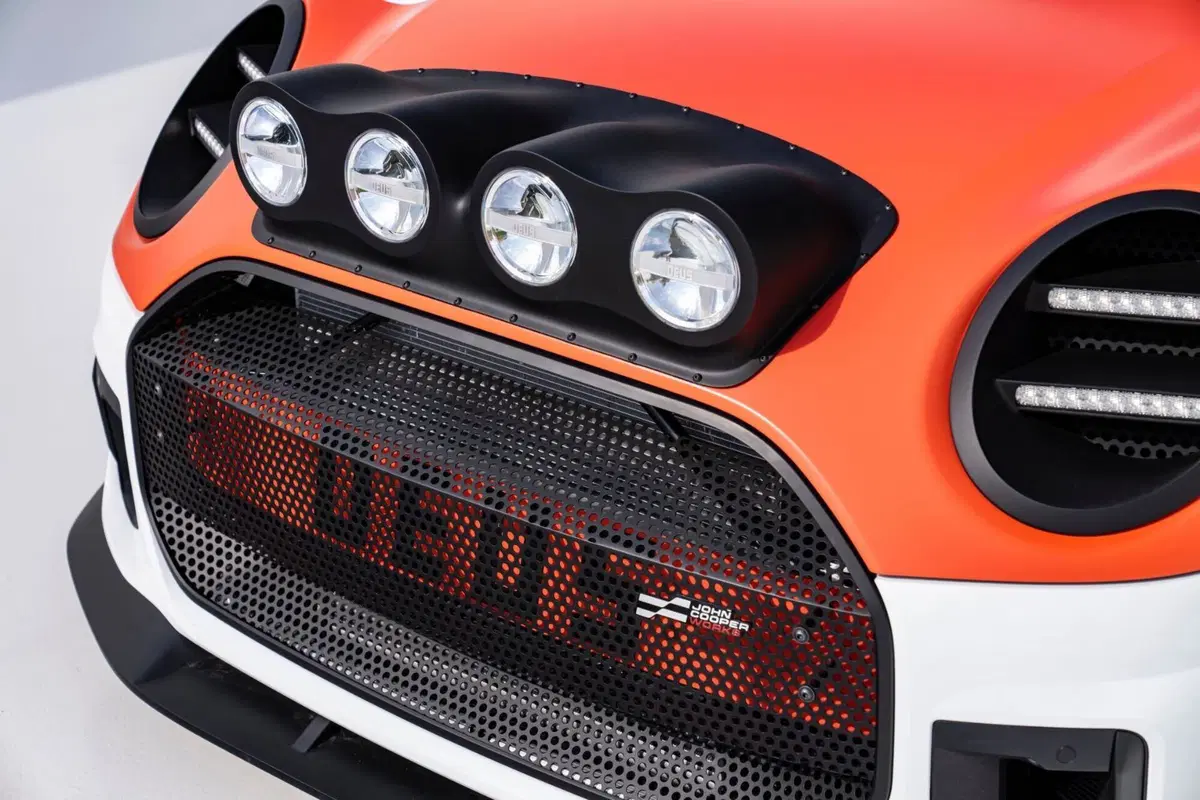 Mini "The Machina" (11)