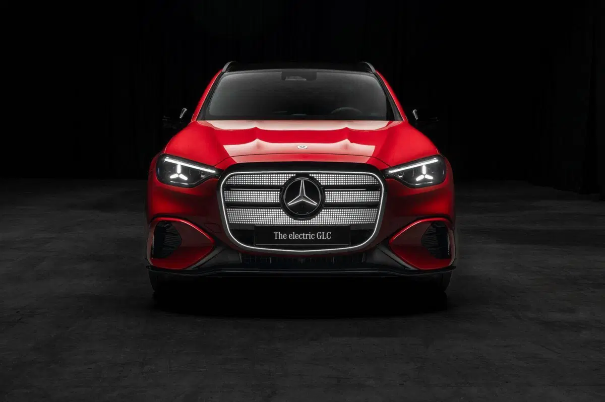 Nuova Mercedes-Benz GLC elettrica: lusso, tecnologia e autonomia da primato (14)