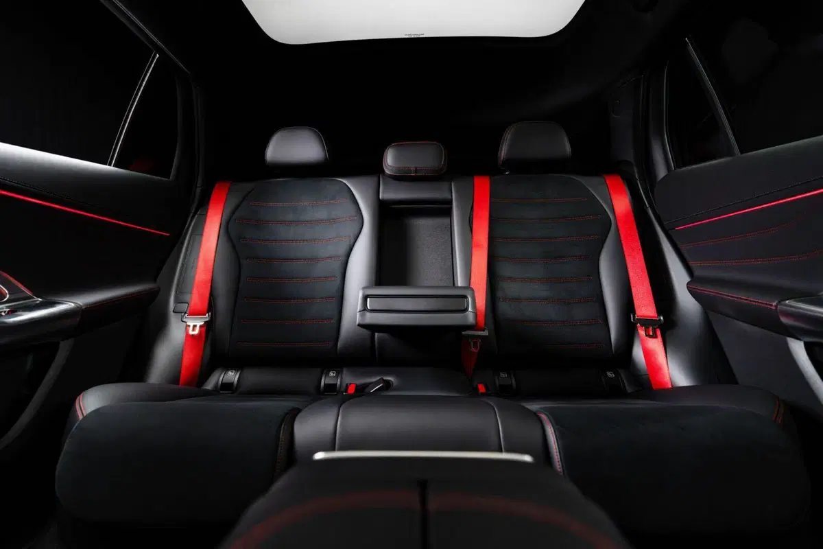 Nuova Mercedes-Benz GLC elettrica: lusso, tecnologia e autonomia da primato (15)
