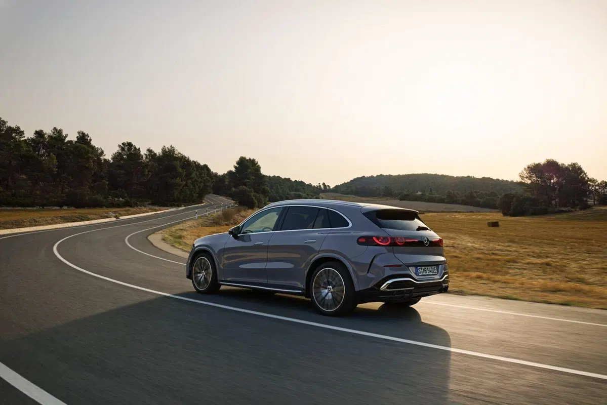 Nuova Mercedes-Benz GLC elettrica: lusso, tecnologia e autonomia da primato (16)