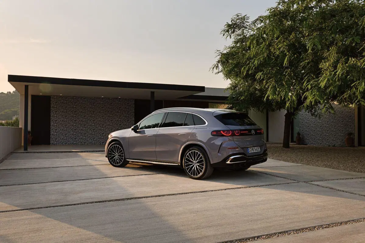 Nuova Mercedes-Benz GLC elettrica: lusso, tecnologia e autonomia da primato (24)