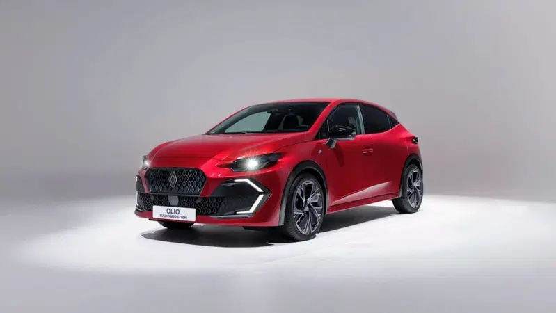 Renault Clio: sesta generazione con pi&ugrave; stile, tecnologia e l&rsquo;ibrido da 160 CV. Tutte le info e tutte le foto