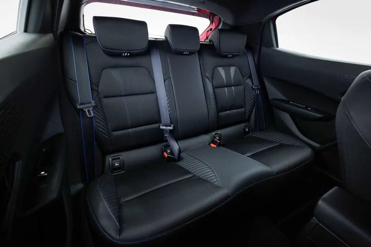 Renault Clio: sesta generazione con più stile, tecnologia e l’ibrido da 160 CV (2)