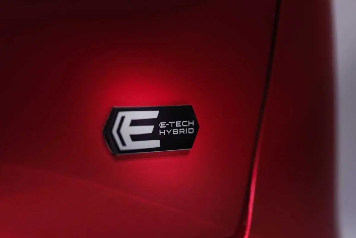 Renault Clio: sesta generazione con più stile, tecnologia e l’ibrido da 160 CV (6)