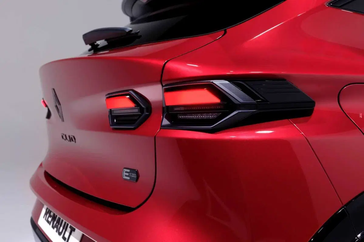 Renault Clio: sesta generazione con più stile, tecnologia e l’ibrido da 160 CV (9)
