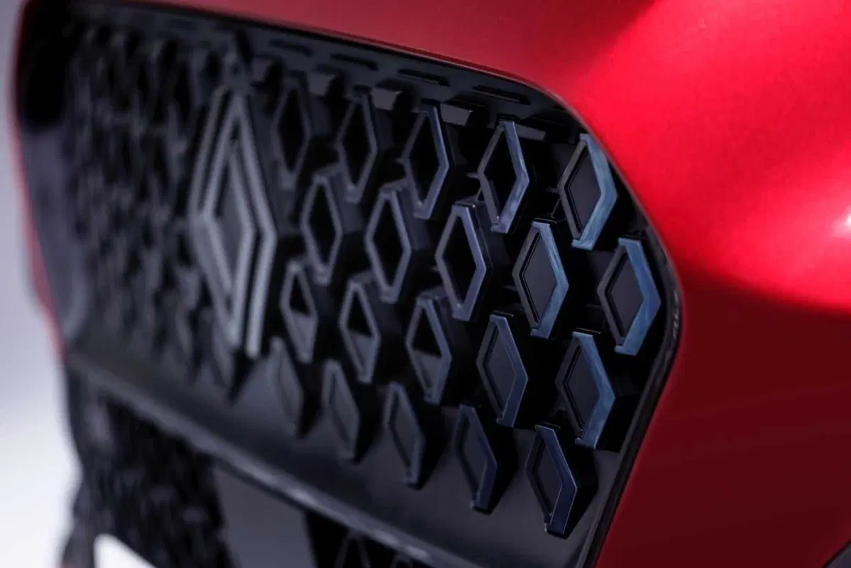 Renault Clio: sesta generazione con più stile, tecnologia e l’ibrido da 160 CV (11)