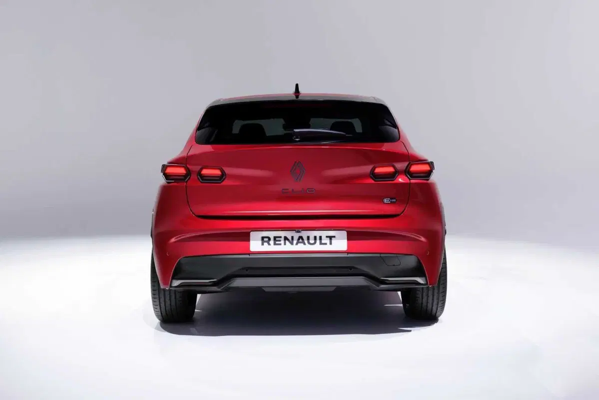 Renault Clio: sesta generazione con più stile, tecnologia e l’ibrido da 160 CV (14)